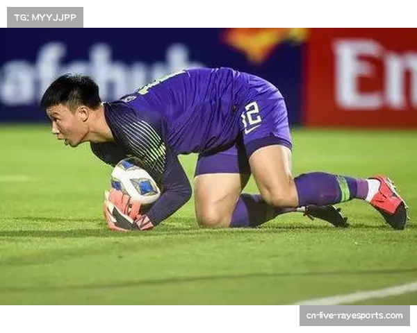 门将表现成焦点，多位门神精彩扑救决定比赛走向